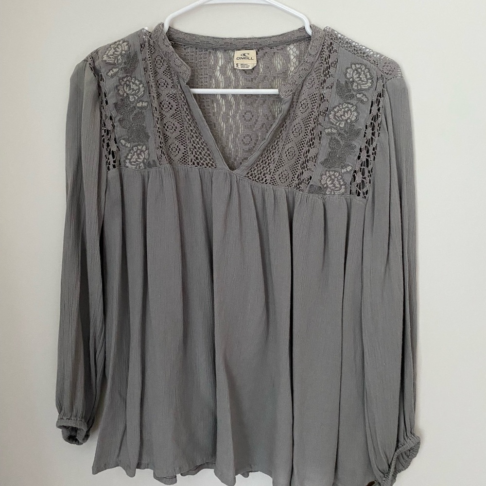 Blouse with lace detail